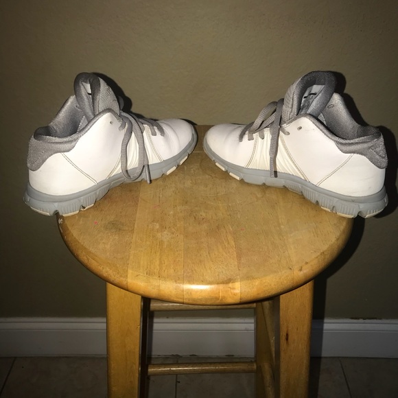 Jordan Sneakers 👟 - Picture 3 of 3